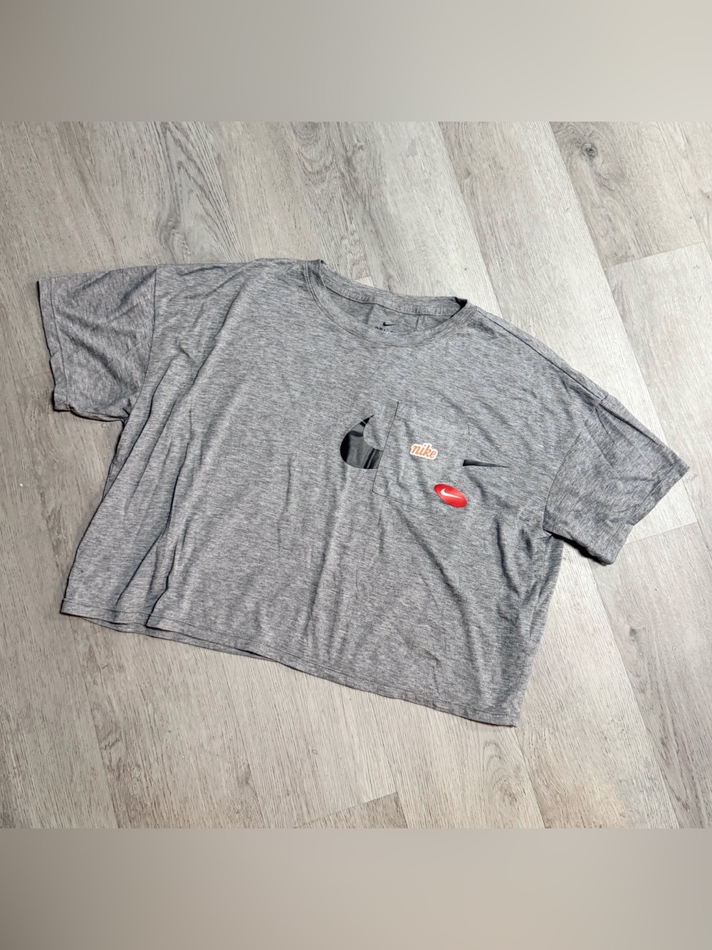 •NIKE• CROPPED POCKET TEE